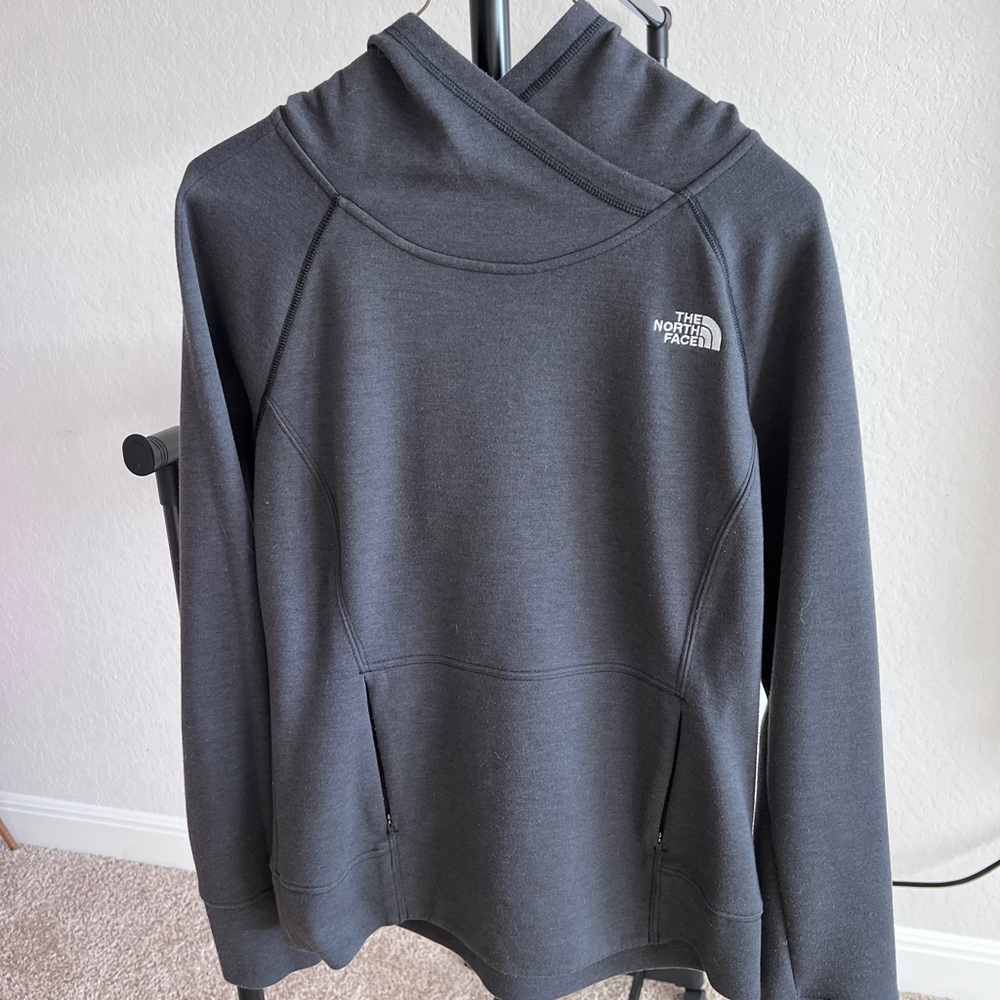 Women’s North Face Pullover